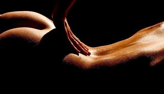 Как делать эротический массаж?