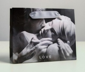Пакет ламинат LOVE 15х12х5,5 см