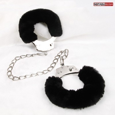 Оковы цвет чёрный, с мехом