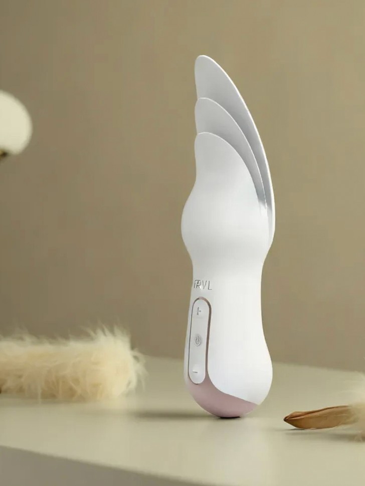 Вибратор с тремя лепестками Kissin, цвет белый (INFINITE)