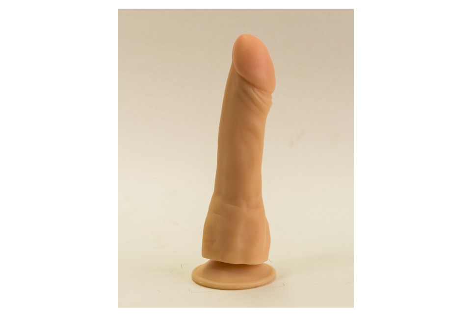 Фаллоимитатор реалистик на присоске, длина- 19 см, диаметр- 5 см