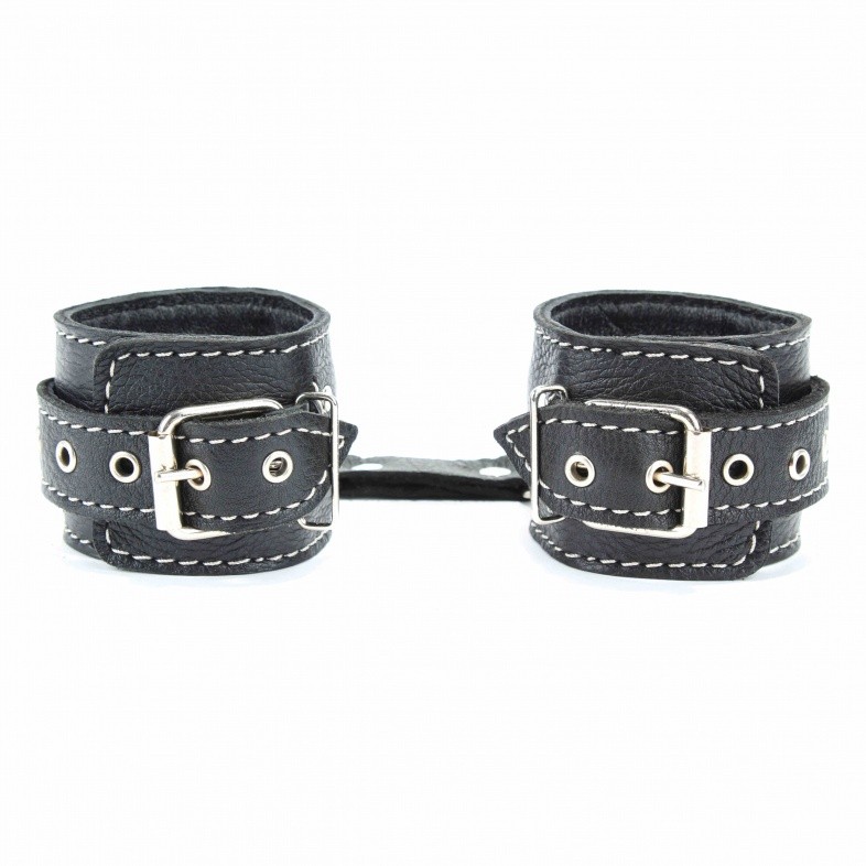 Наручники из черной натуральной кожи с белой контрастной строчкой
