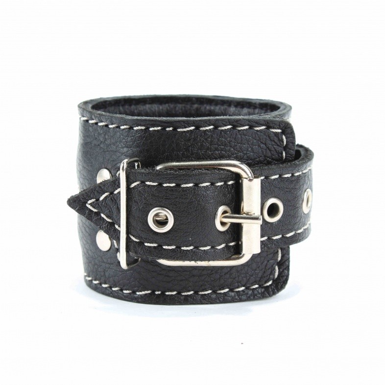 Наручники из черной натуральной кожи с белой контрастной строчкой